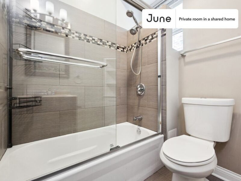 Full bedroom in 3 bed/1 bath