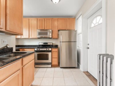 2 Beds 1 Baths