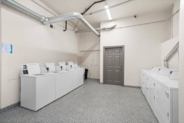 Large Studio Apt!