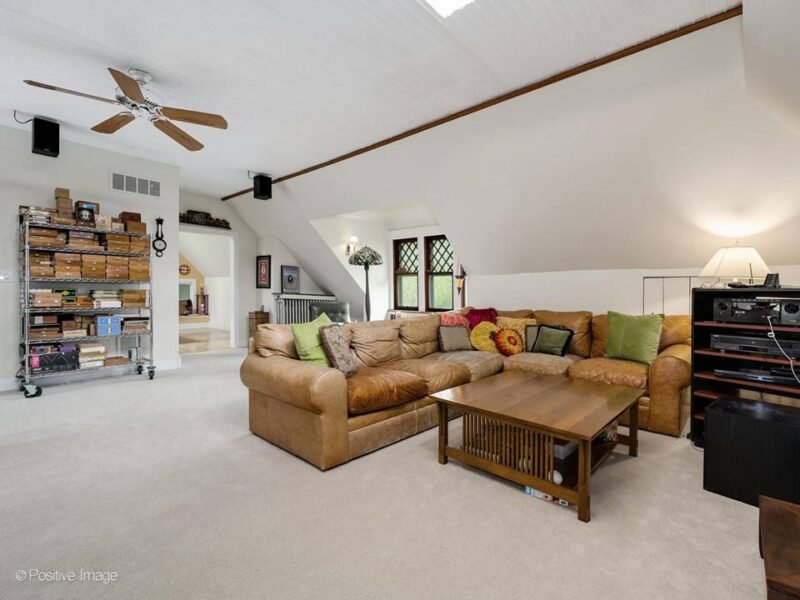5 Beds 4 Baths