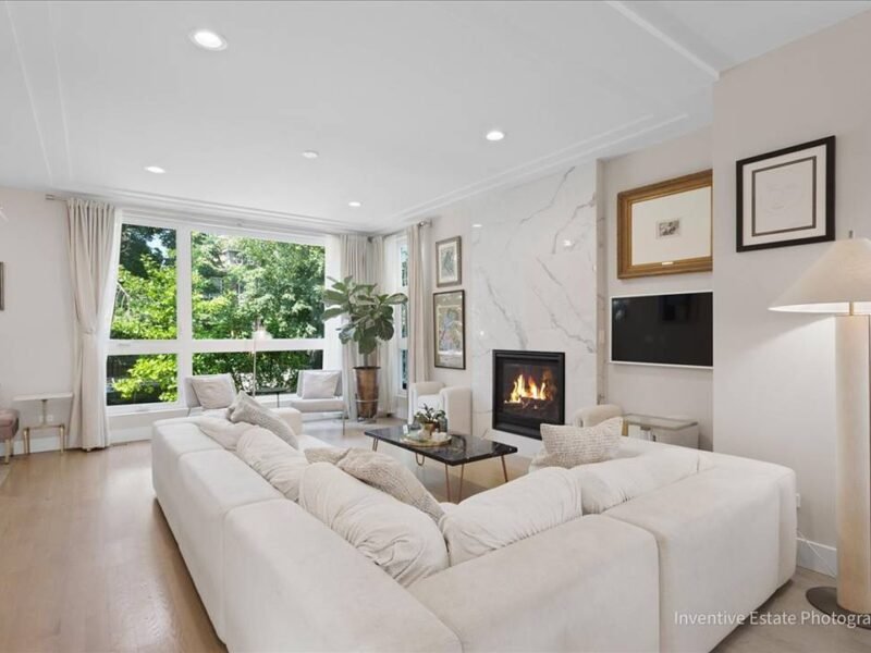 3 Beds 3 / 1 Baths
