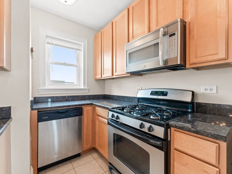 2 Beds 1 Baths
