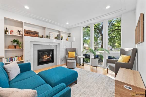 3 Beds 3 / 1 Baths