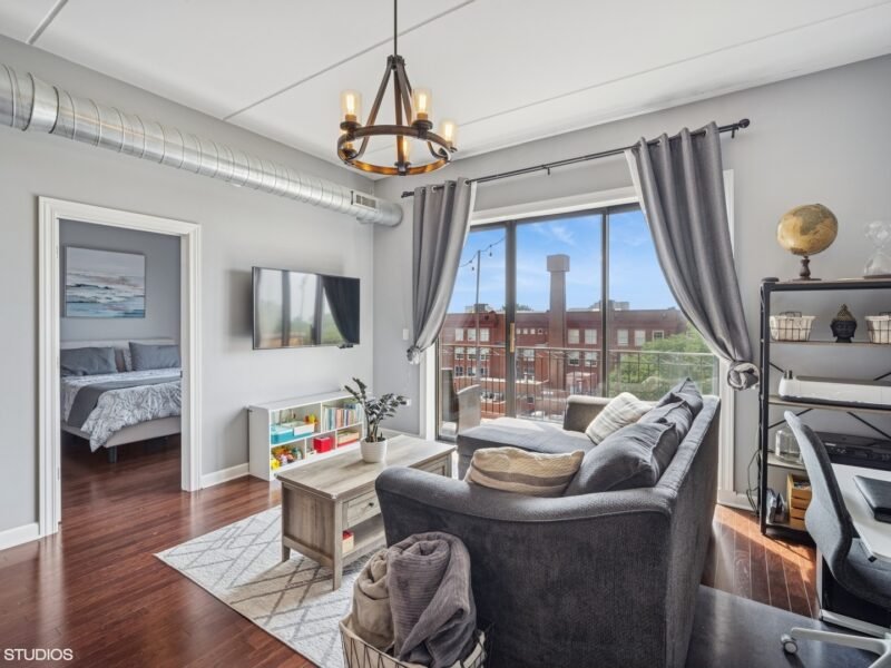 2 Beds 2 Baths