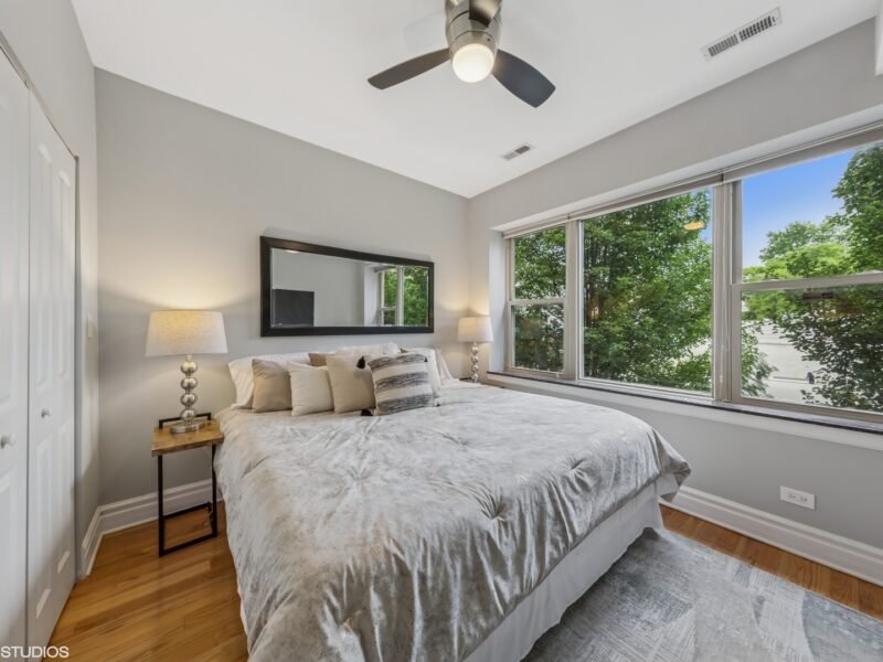 2 Beds 1 Baths