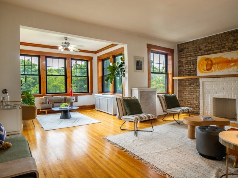 3 Beds 2 Baths