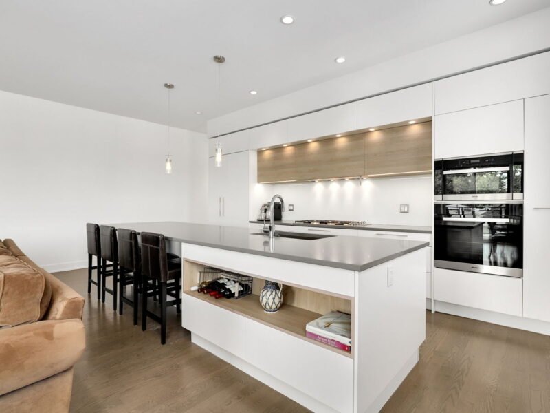 3 Beds 2 Baths