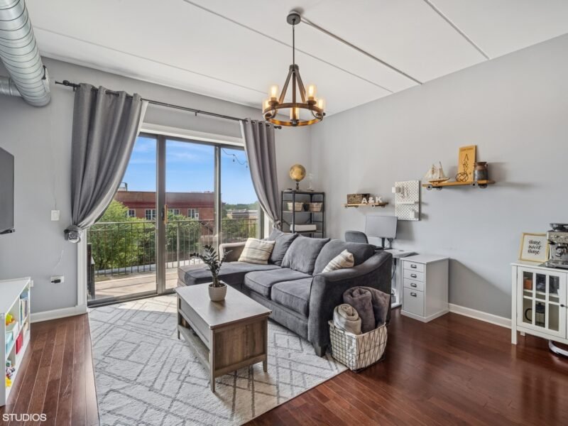 2 Beds 2 Baths
