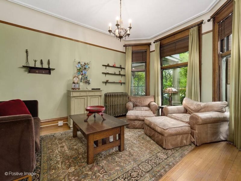 5 Beds 4 Baths