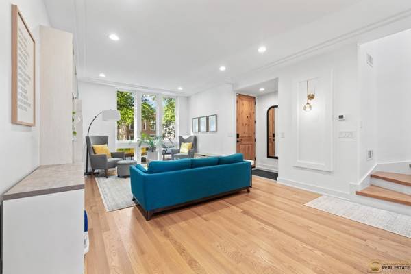 3 Beds 3 / 1 Baths