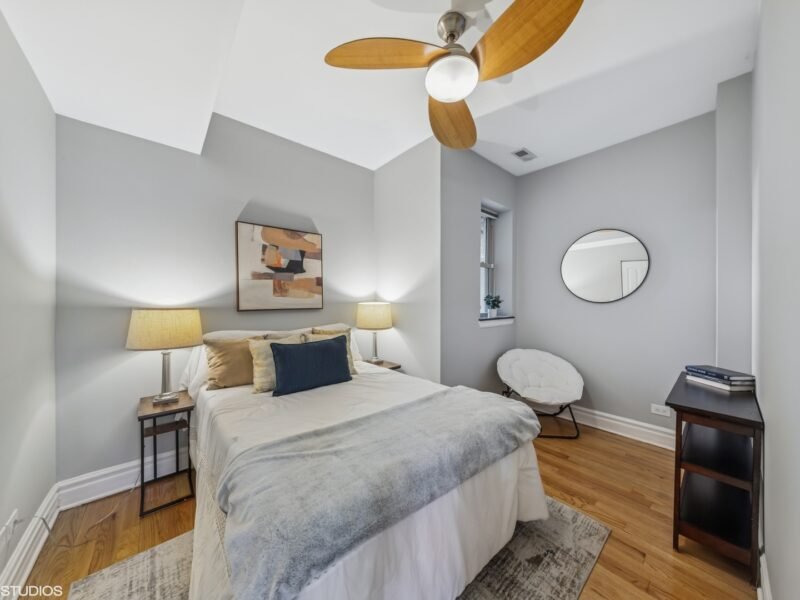 2 Beds 1 Baths