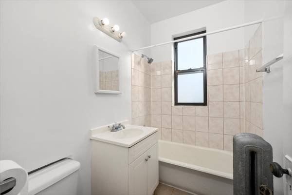 Large Studio Apt!