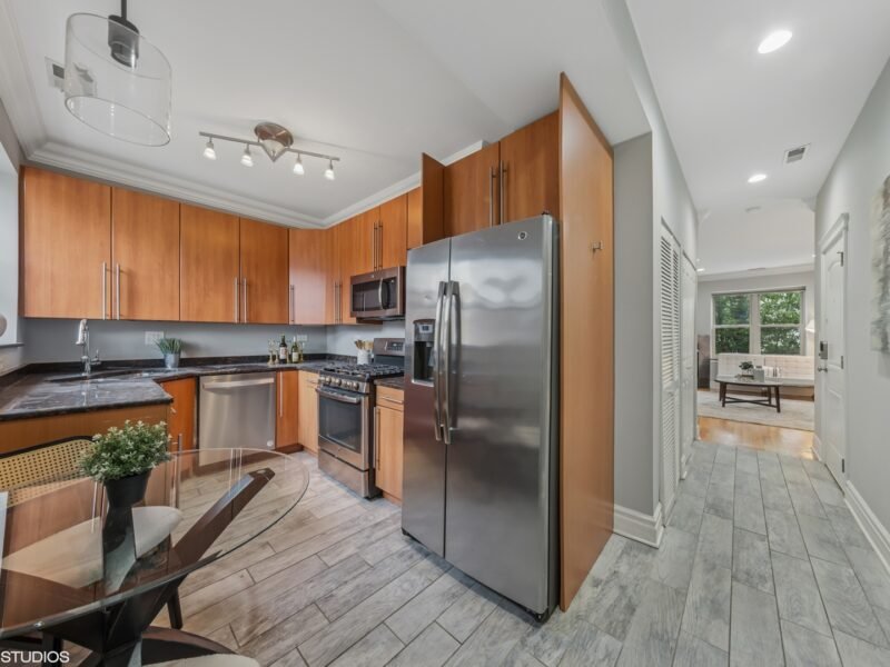 2 Beds 1 Baths