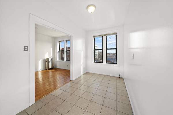 Large Studio Apt!