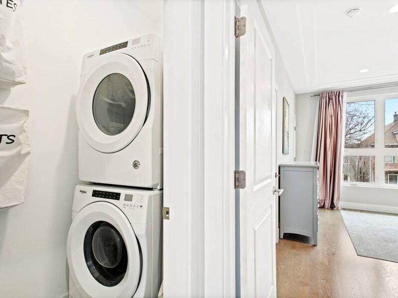 3 Beds 3 / 1 Baths