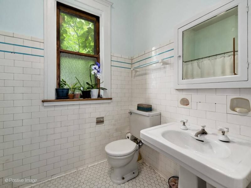 5 Beds 4 Baths