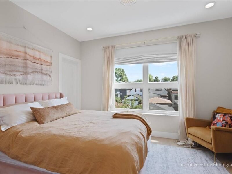 3 Beds 3 / 1 Baths