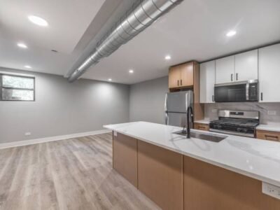 3br - RIGHT ON THE BLVD