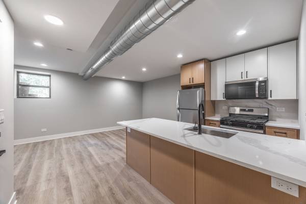 3br - RIGHT ON THE BLVD