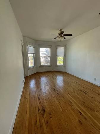 900ft2 - 2 br