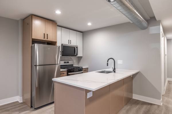3br - RIGHT ON THE BLVD